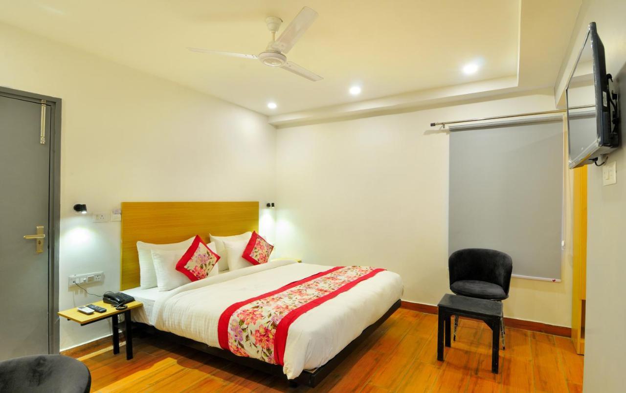 Hotel The Red York Ghaziabad Zewnętrze zdjęcie